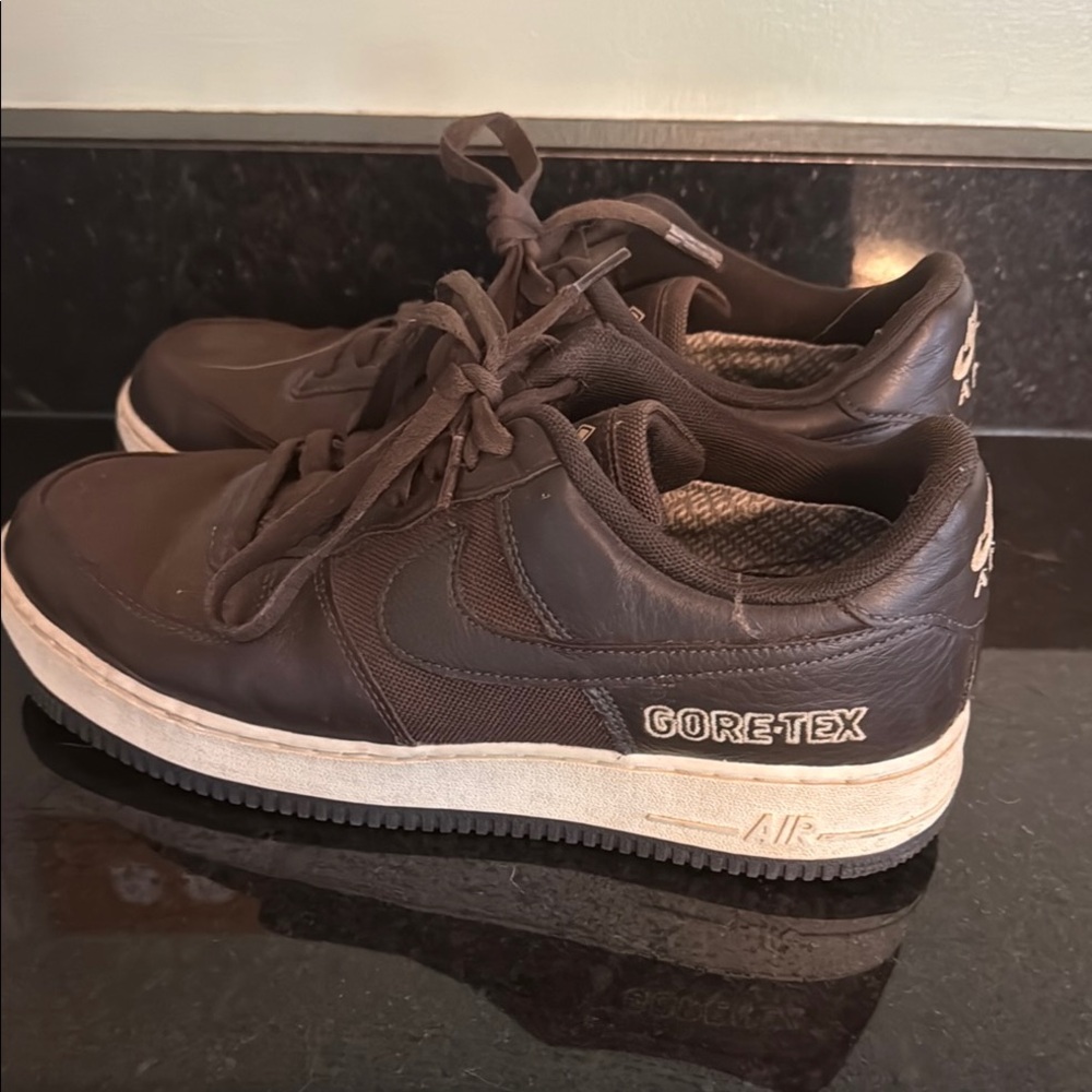 Nike Black Air Force 1 Sneakers Timeless Design
